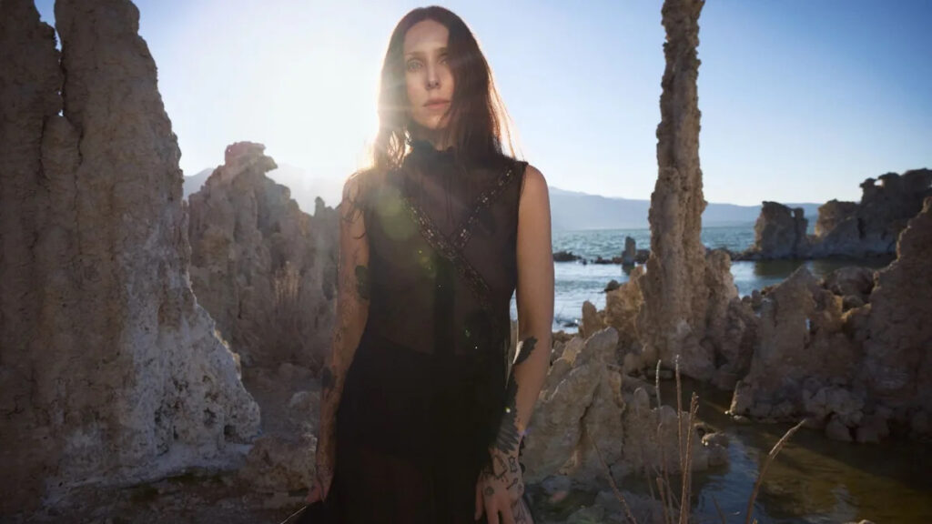 Chelsea Wolfe graces Pittsburgh’s spooky season with ethereal new record The Dark thumbnail